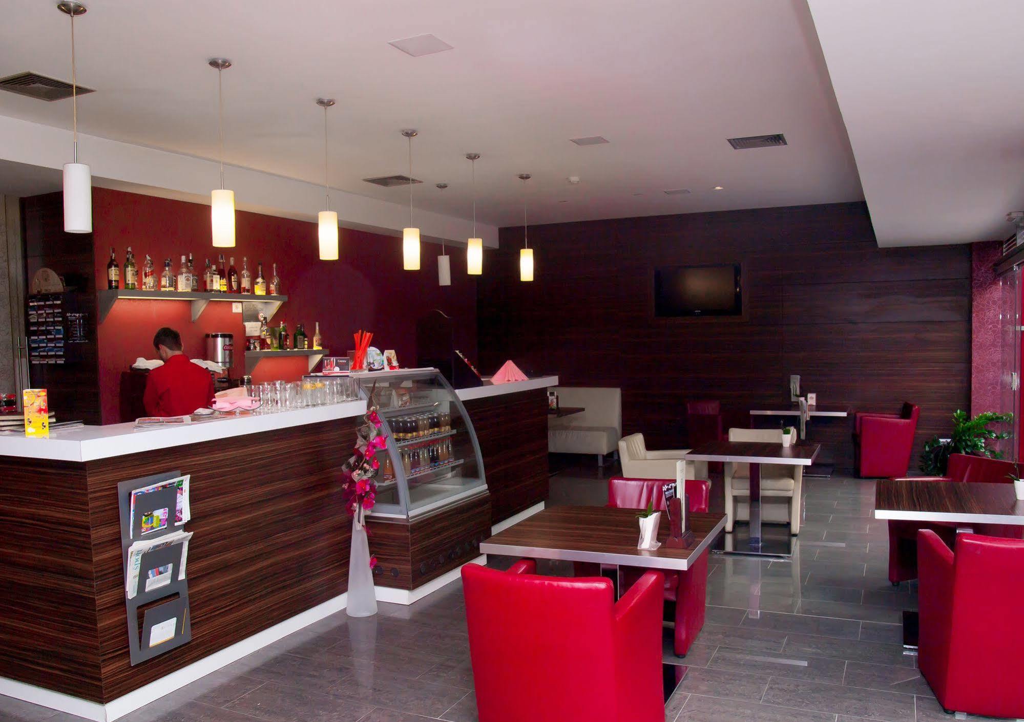 Hotel Magnus Trenčín Extérieur photo