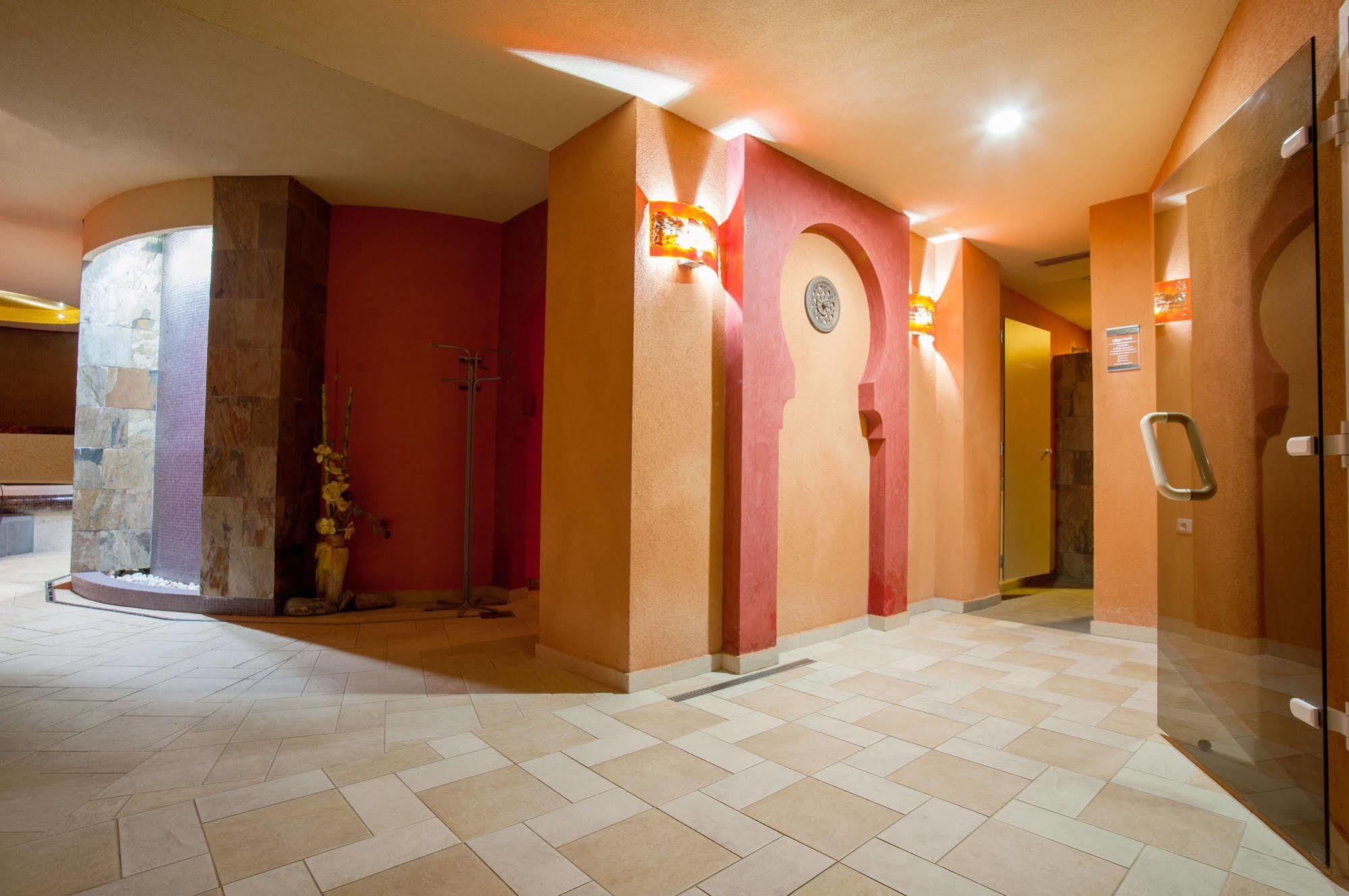 Hotel Magnus Trenčín Extérieur photo