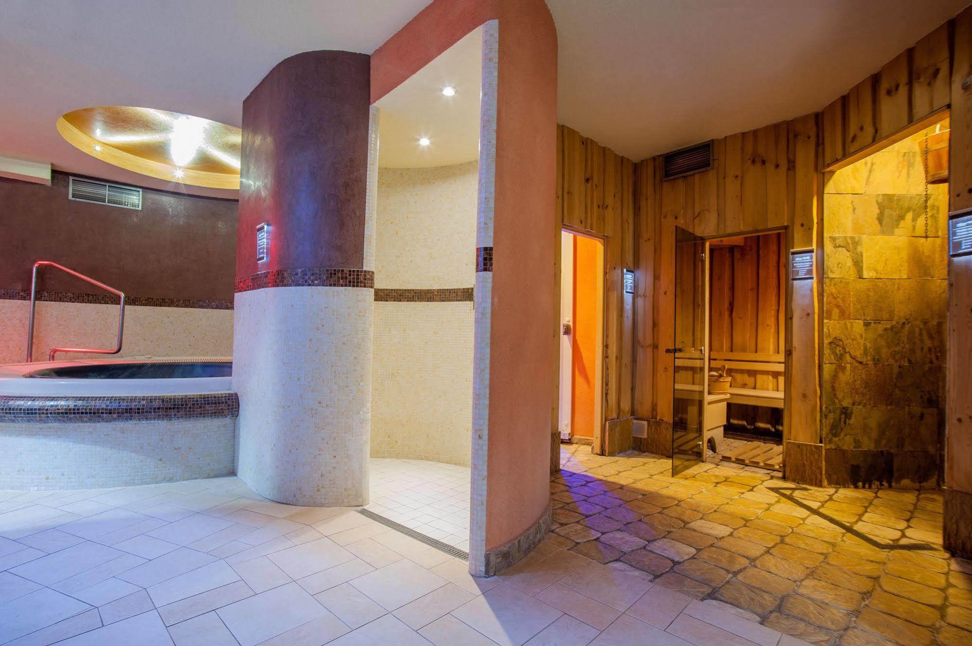 Hotel Magnus Trenčín Extérieur photo